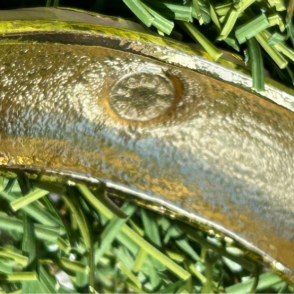 ✨NWOT J Crew bangle, enamel & gold tone, magnetic closure with chain - Picture 4 of 5